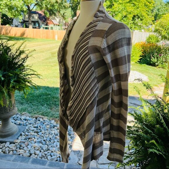 Vanity Cardigan  Striped longsleeve lightweight Wrap Size medium - Picture 3 of 8